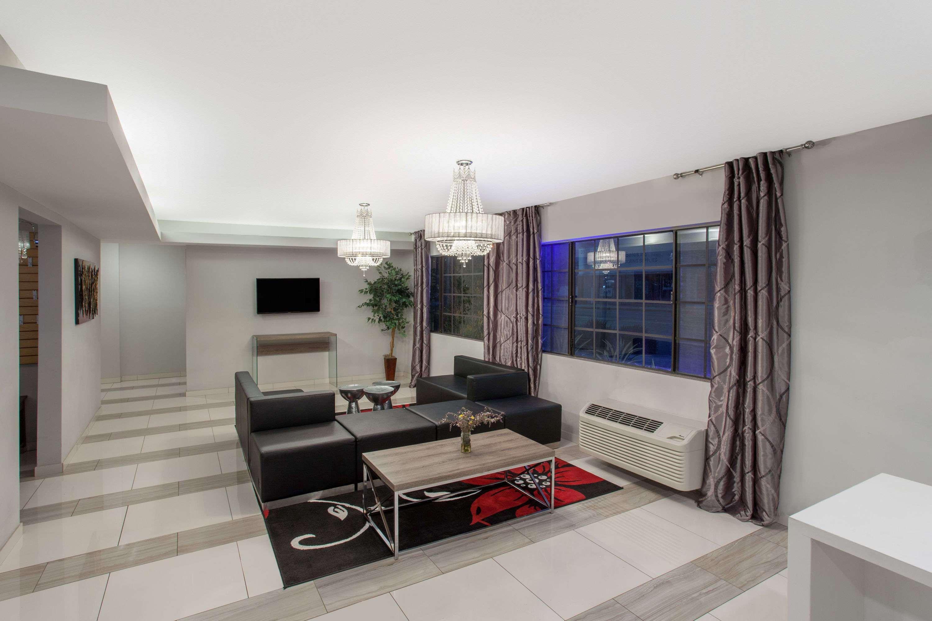 Ramada By Wyndham Culver City Los Angeles Bagian luar foto