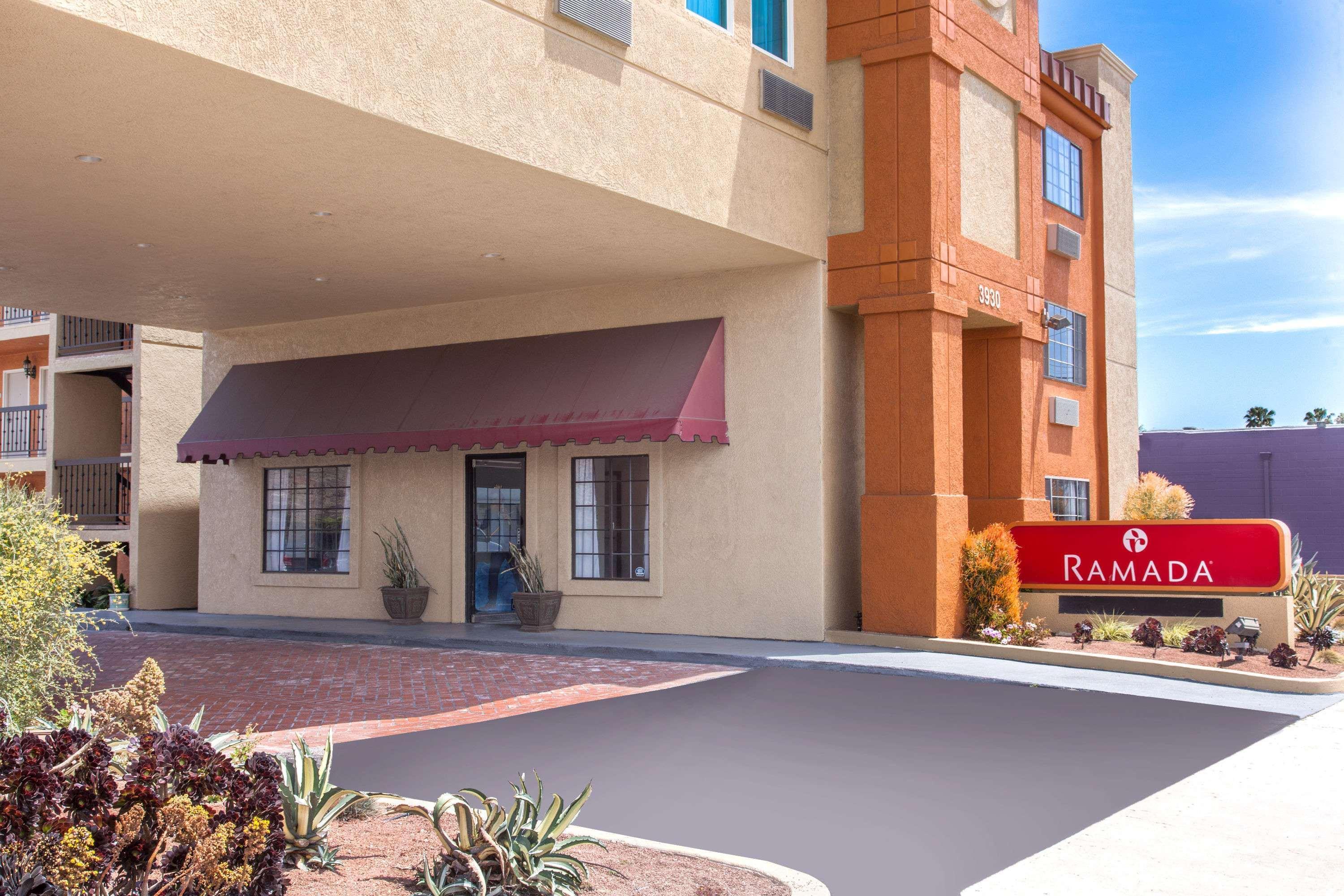Ramada By Wyndham Culver City Los Angeles Bagian luar foto