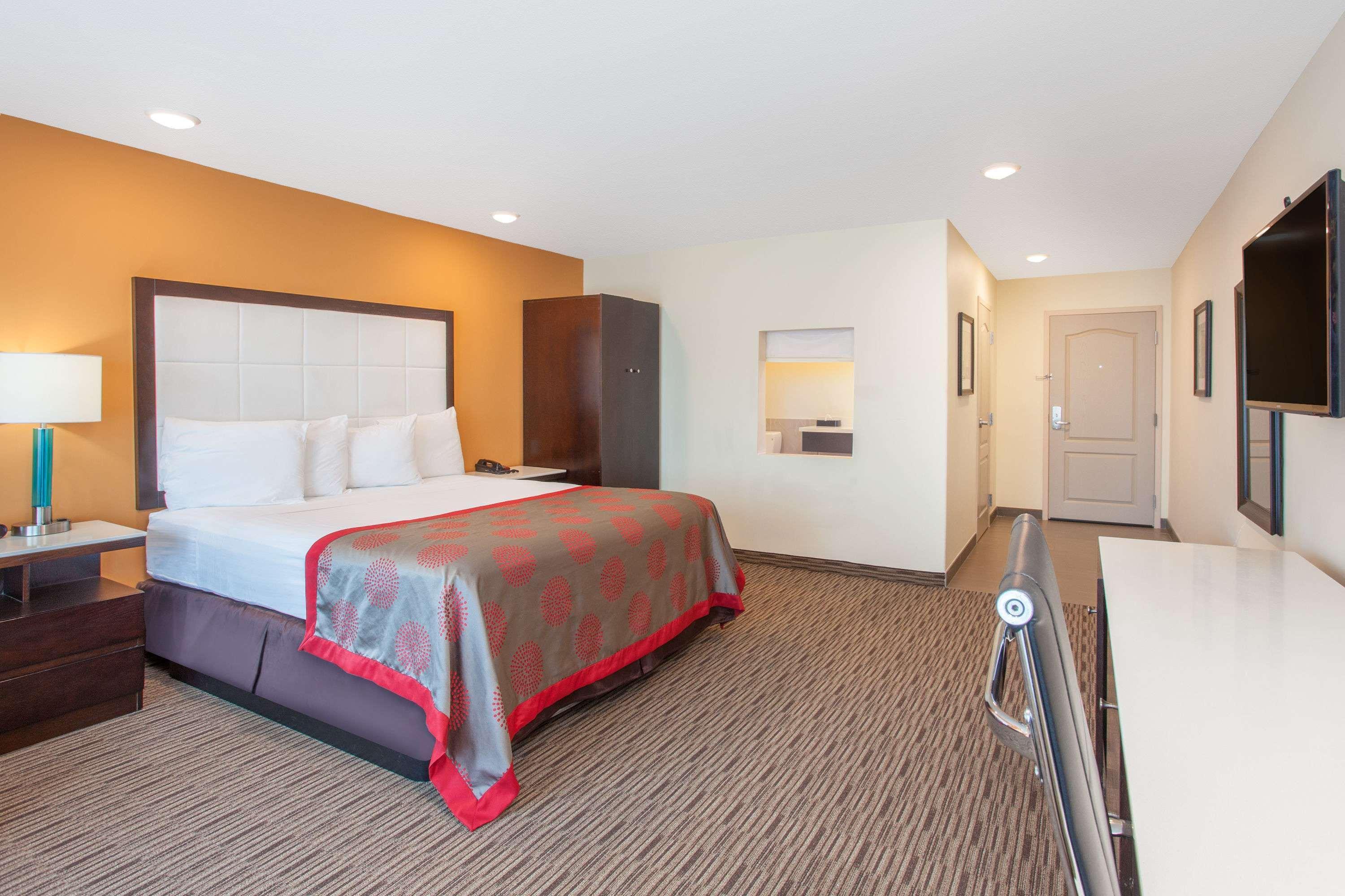 Ramada By Wyndham Culver City Los Angeles Bagian luar foto