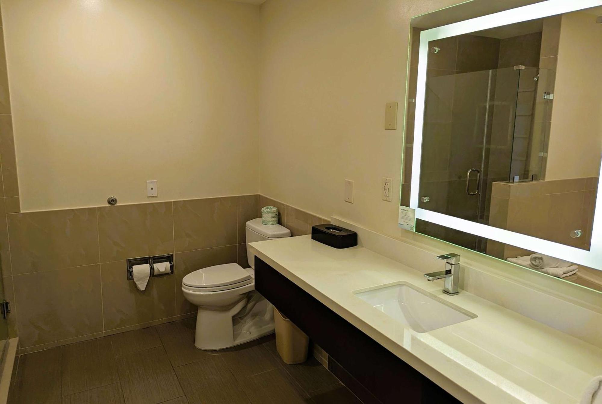 Ramada By Wyndham Culver City Los Angeles Bagian luar foto