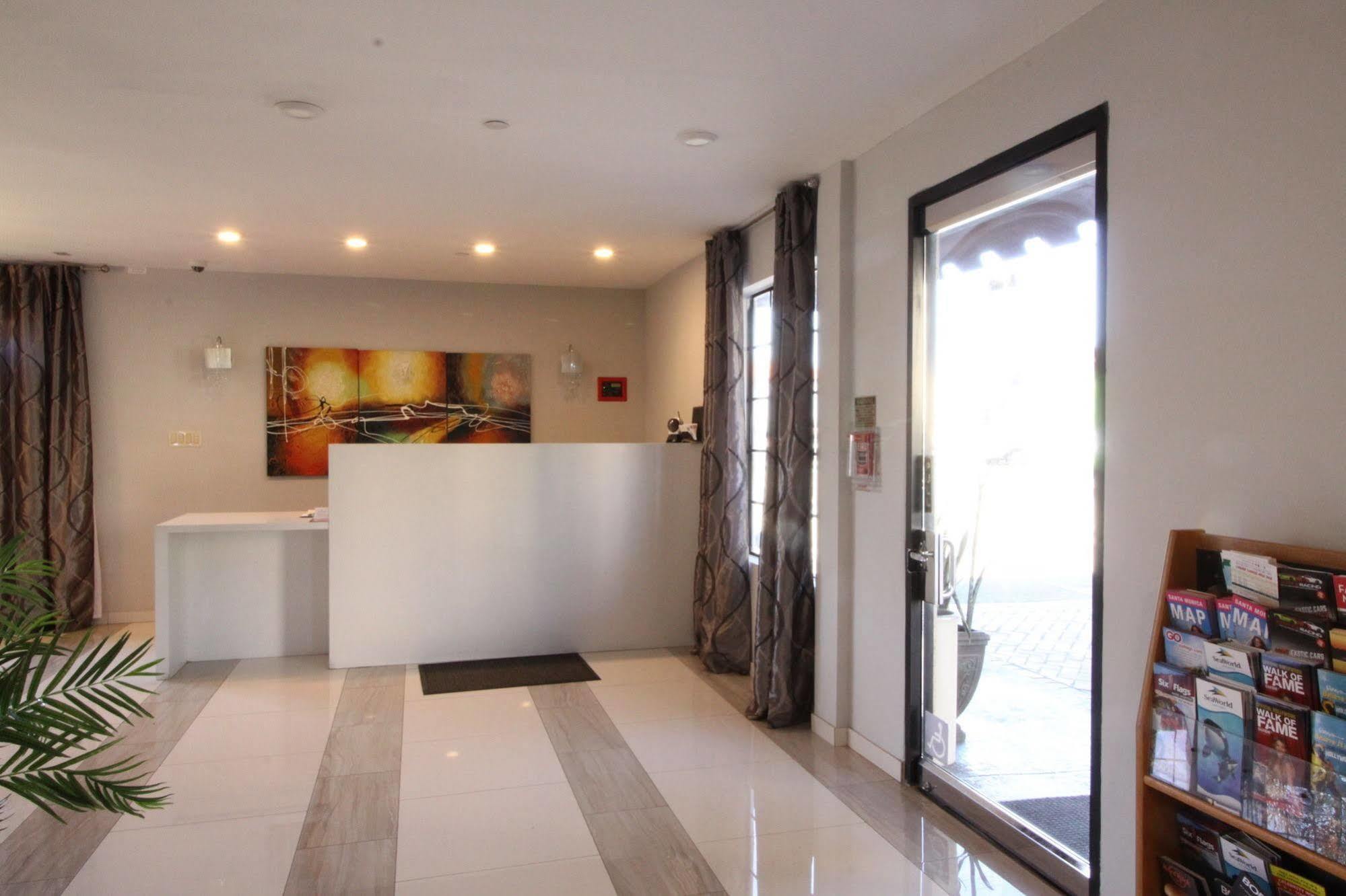Ramada By Wyndham Culver City Los Angeles Bagian luar foto